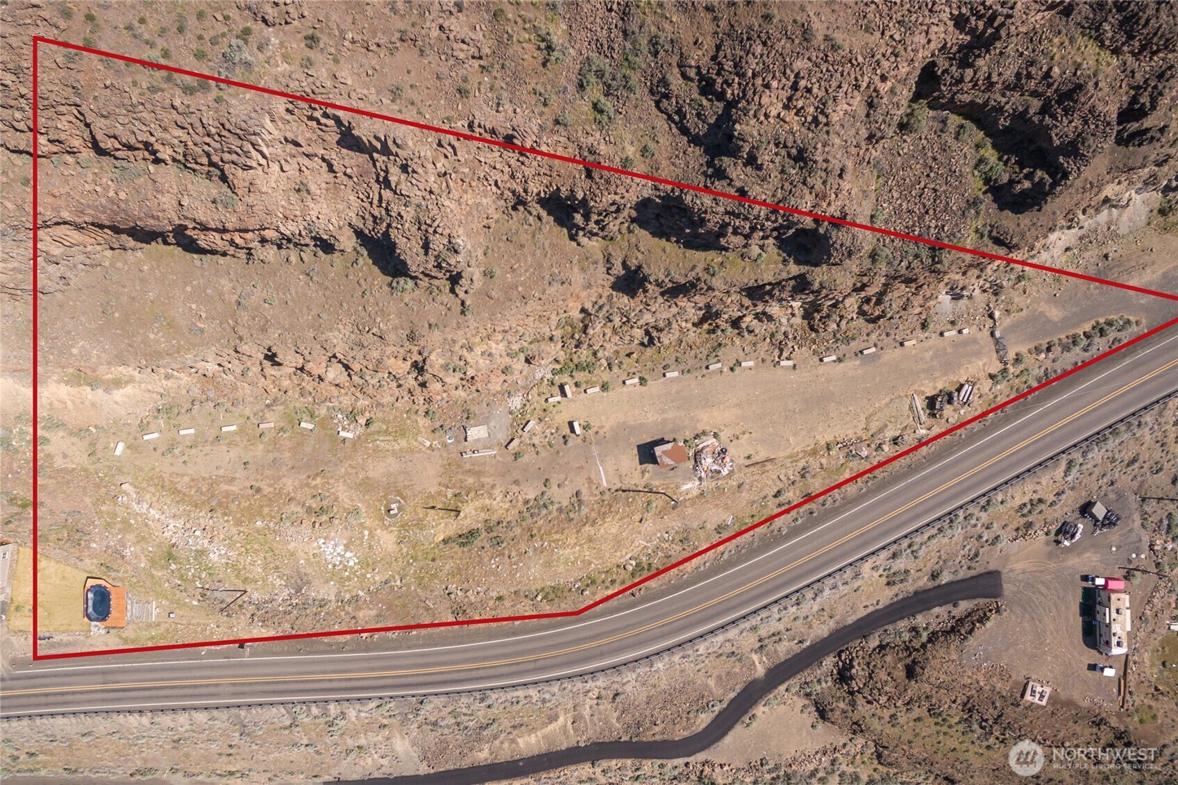 1422 Sunland Road Quincy, WA 98848 - Photo 6 of 34 a view of a bench in the background