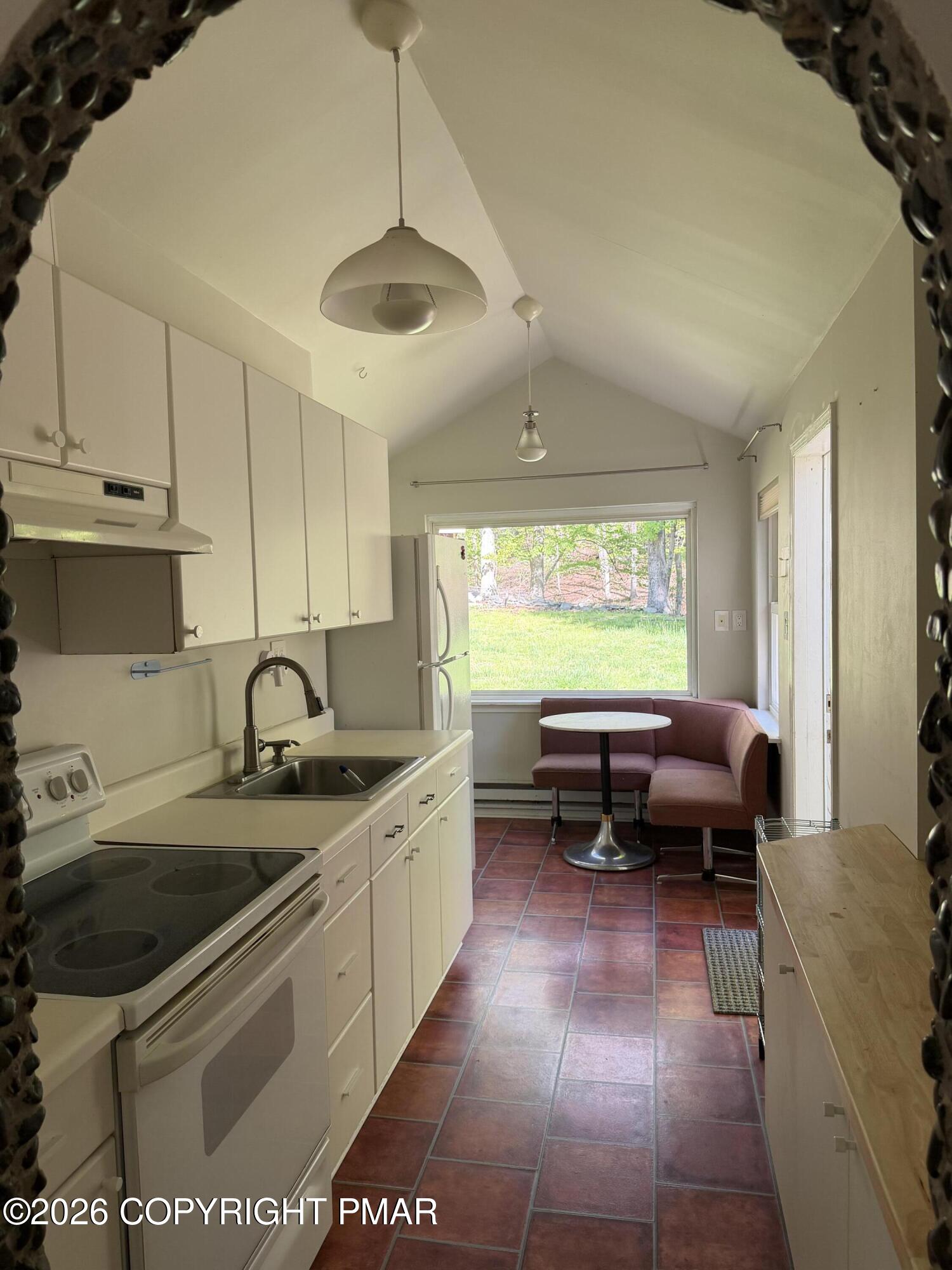 800 Hallet Road East Stroudsburg, PA 18301 - Photo 3 of 8 IMG_1028