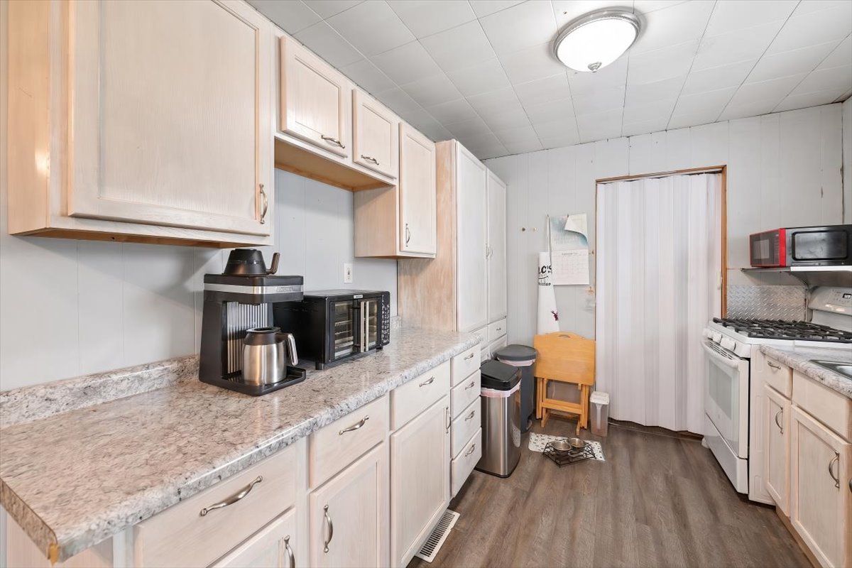 1140 Rathbone Avenue Aurora, IL 60506 - Photo 8 of 18 Gallery Image 8