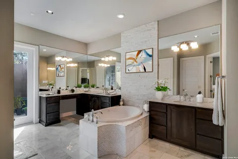 $759,000 | 165 Antler Falls Run, Comfort, TX 78013