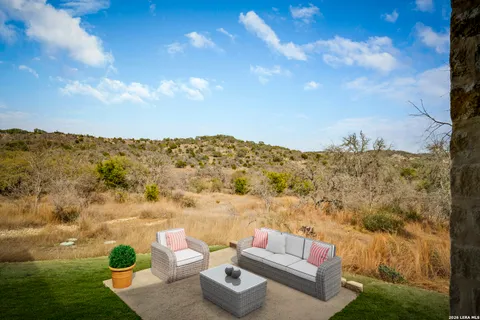 $759,000 | 165 Antler Falls Run, Comfort, TX 78013