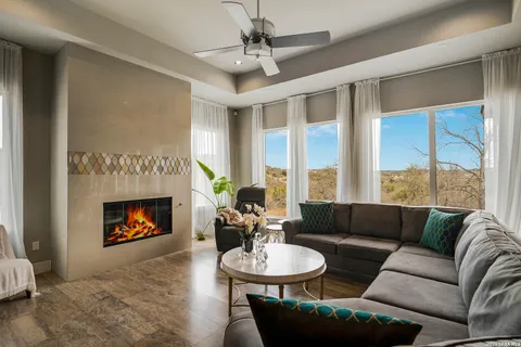 $759,000 | 165 Antler Falls Run, Comfort, TX 78013