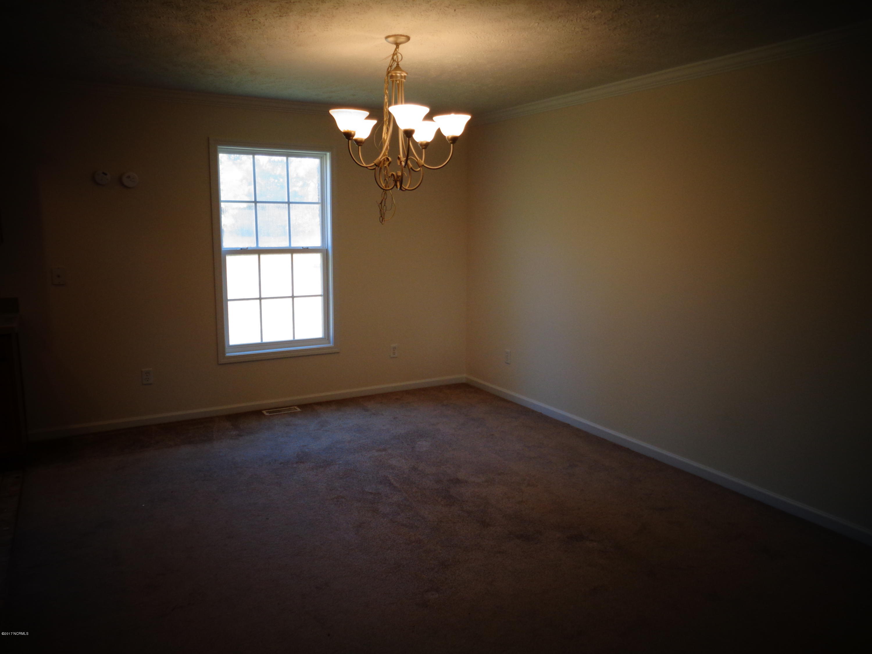 4935 Drake Road Battleboro, NC 27809 - Photo 7 of 19 DSC00473