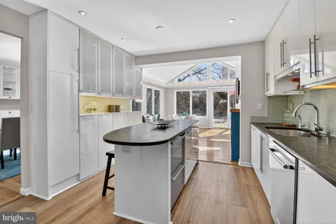 $1,150,000 | 6514 Winnepeg Road, Bethesda, MD 20817