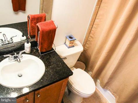 1220 Blair Mill Road, Unit 1110 Silver Spring, MD 20910 - Photo 13 of 21 Bath