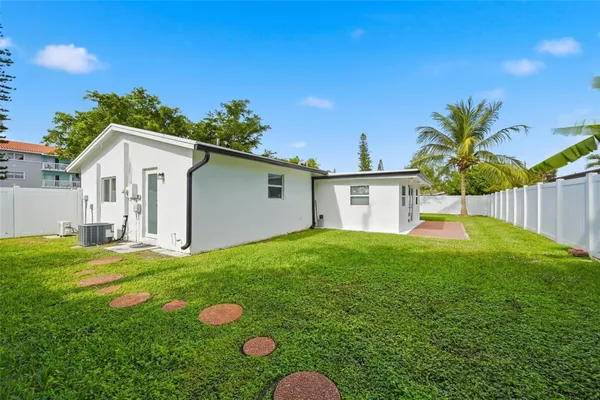 $4,800 | 1400 Southeast 8th Avenue, Deerfield Beach, FL 33441