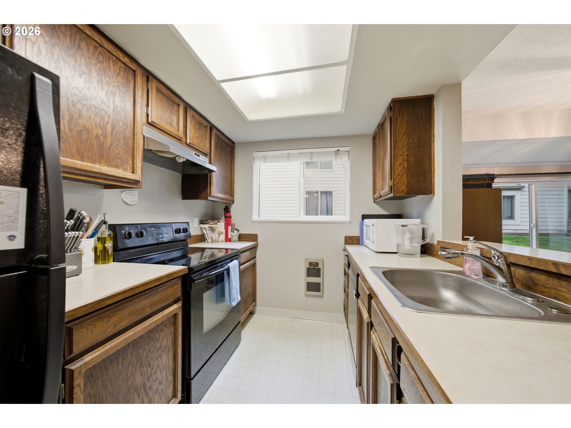 10121 Southwest Trapper Terrace Beaverton, OR 97008 - Photo 12 of 33