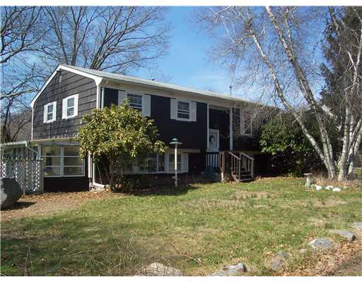 33 Cliff Road Warwick, RI 02889 - Photo 1 of 1 Exterior Front.