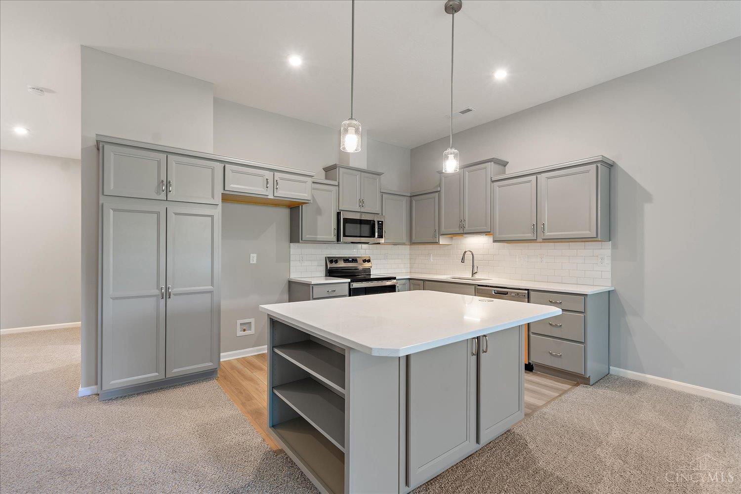 531 Tradition Ridge, Unit 81303 Cincinnati, OH 45245 - Photo 3 of 34