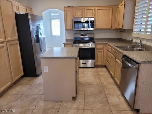 $1,895 | 1085 Fan Coral Avenue, Las Vegas, NV 89123