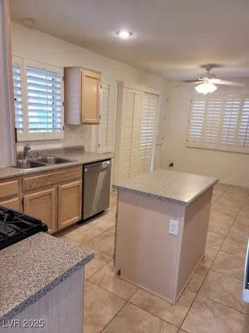 $1,895 | 1085 Fan Coral Avenue, Las Vegas, NV 89123