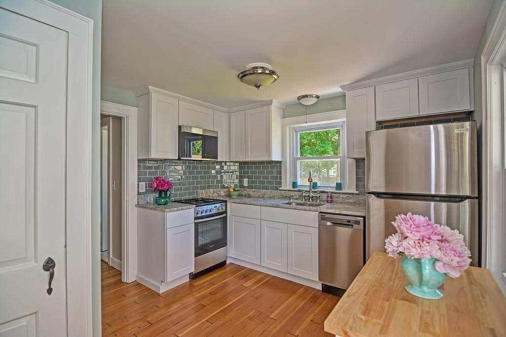 39 Short Street Walpole, MA 02032 - Photo 11 of 32 Gallery Image 11
