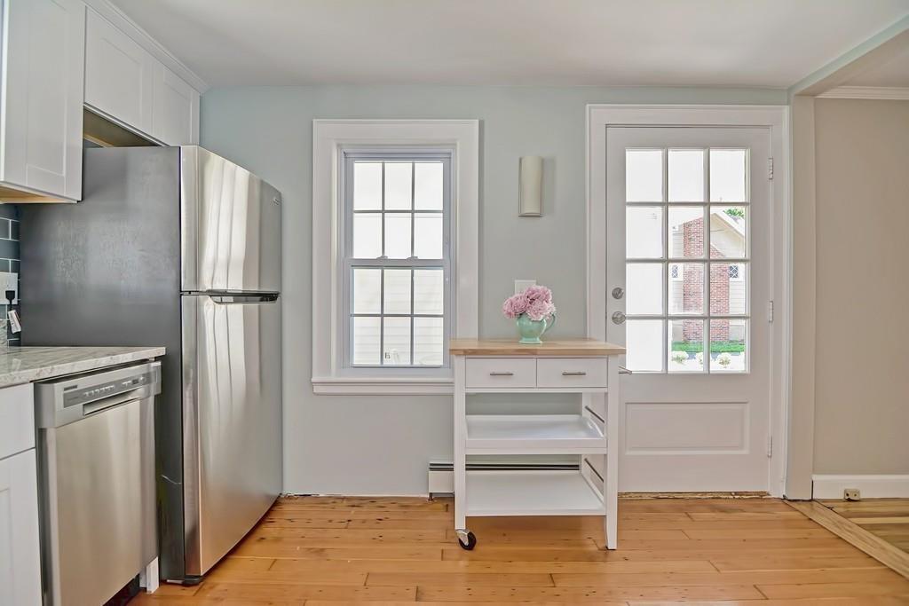 39 Short Street Walpole, MA 02032 - Photo 8 of 32 Gallery Image 8