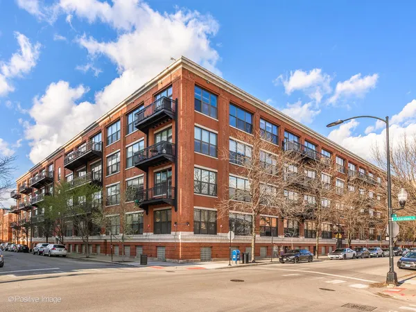 $2,999 | 1040 West Adams Street, Unit 245, Chicago, IL 60607