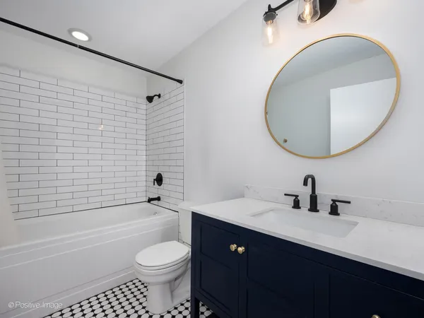 $2,999 | 1040 West Adams Street, Unit 245, Chicago, IL 60607