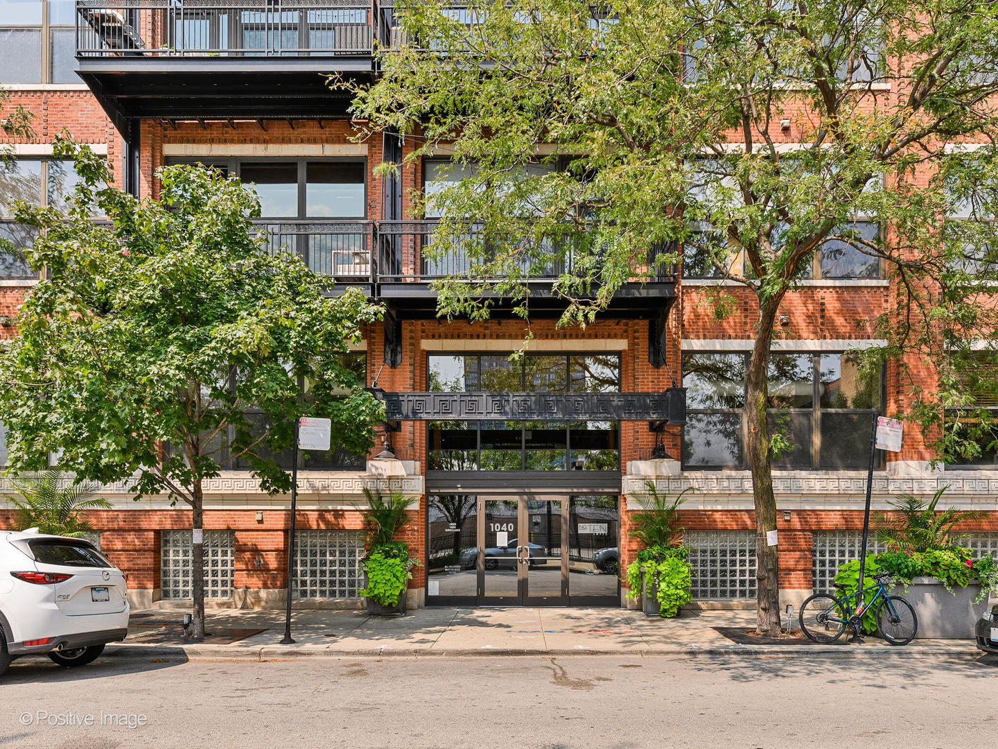 1040 West Adams Street, Unit 245 Chicago, IL 60607 - Photo 2 of 15