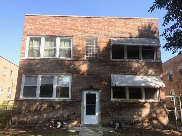 $1,775 | 9019 Lamon Avenue, Unit 2S, Skokie, IL 60077