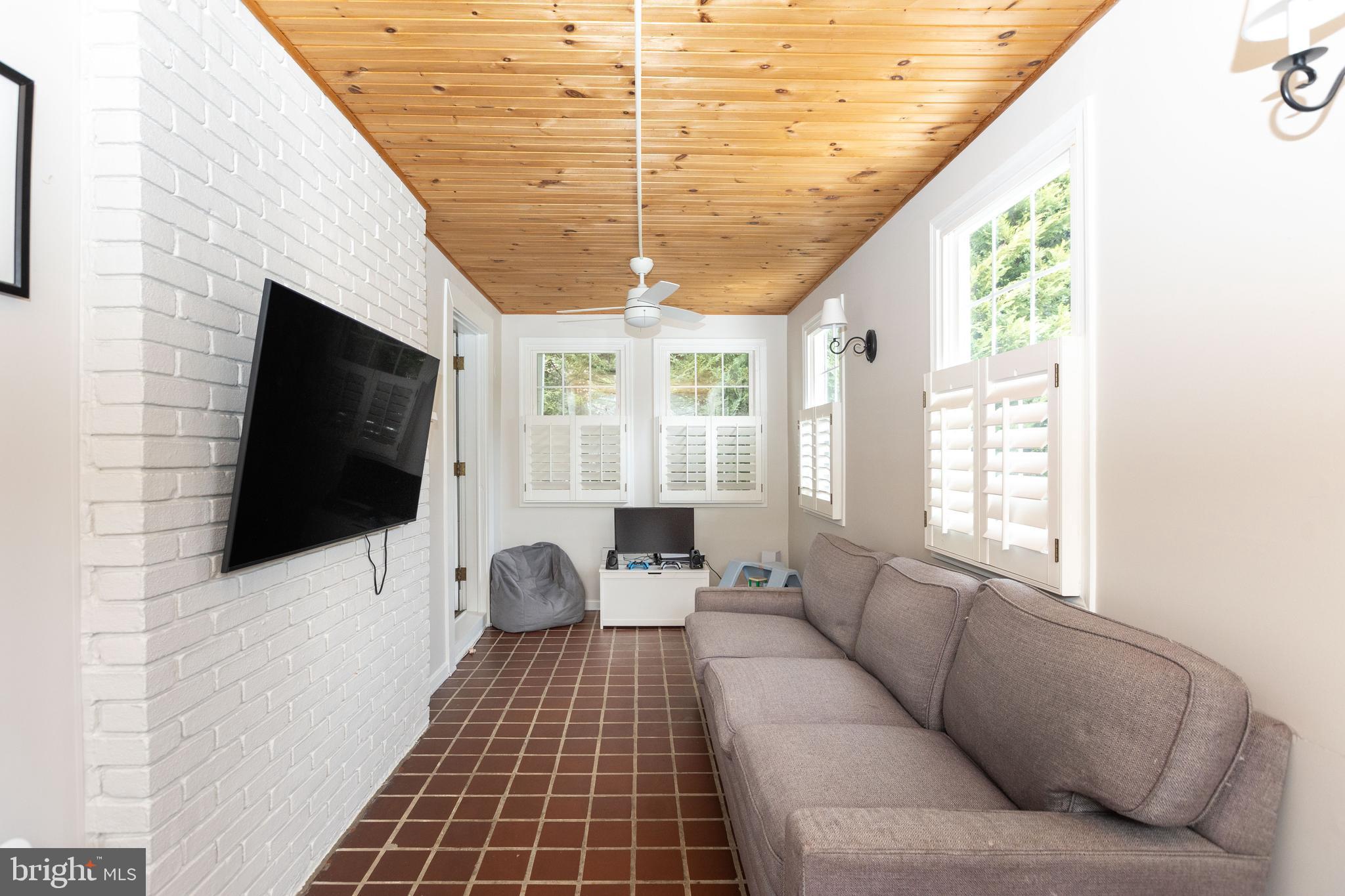 501 Stoneleigh Road Baltimore, MD 21212 - Photo 8 of 40