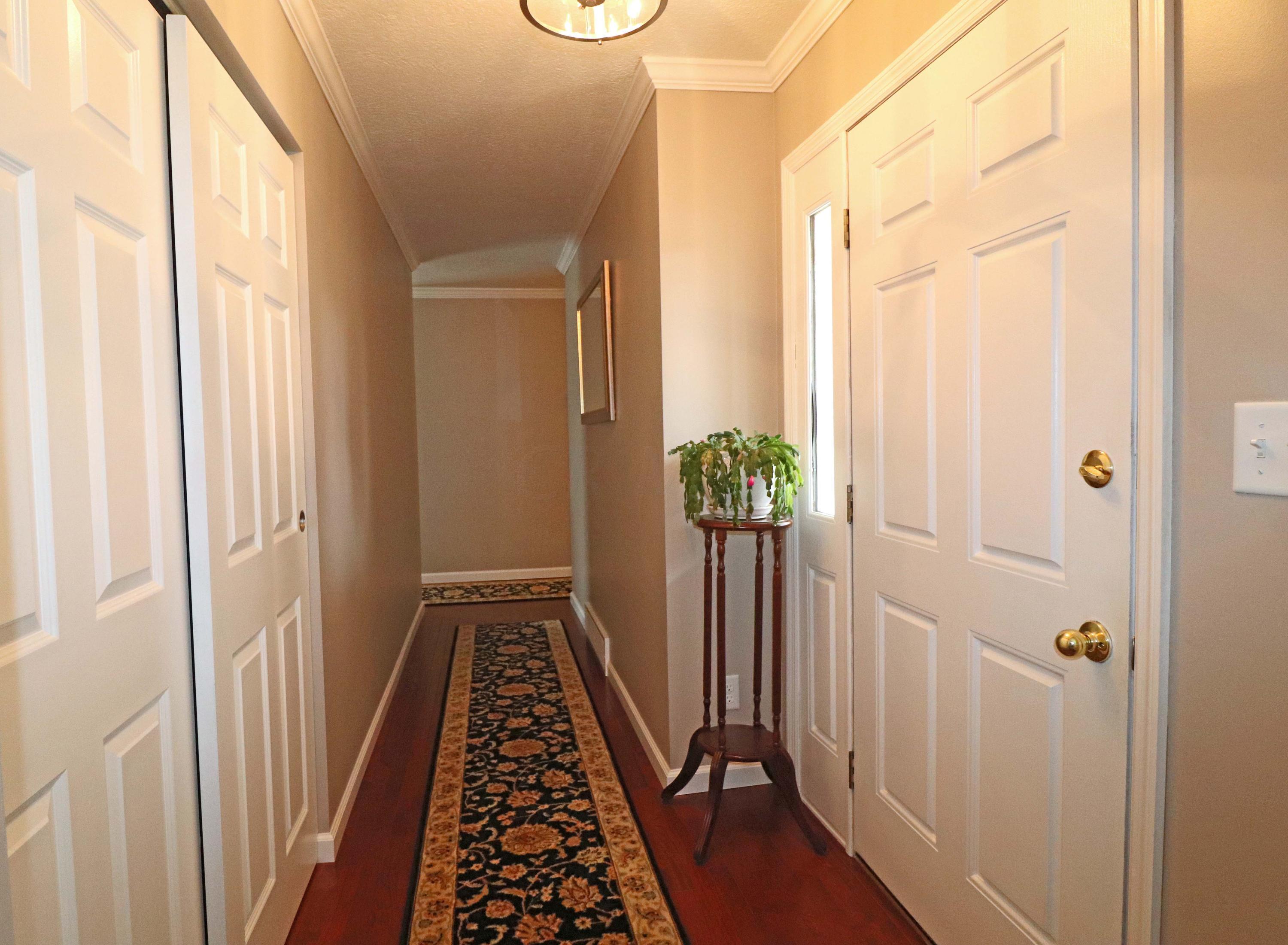 1615 Winding Road Circleville, OH 43113 - Photo 4 of 47