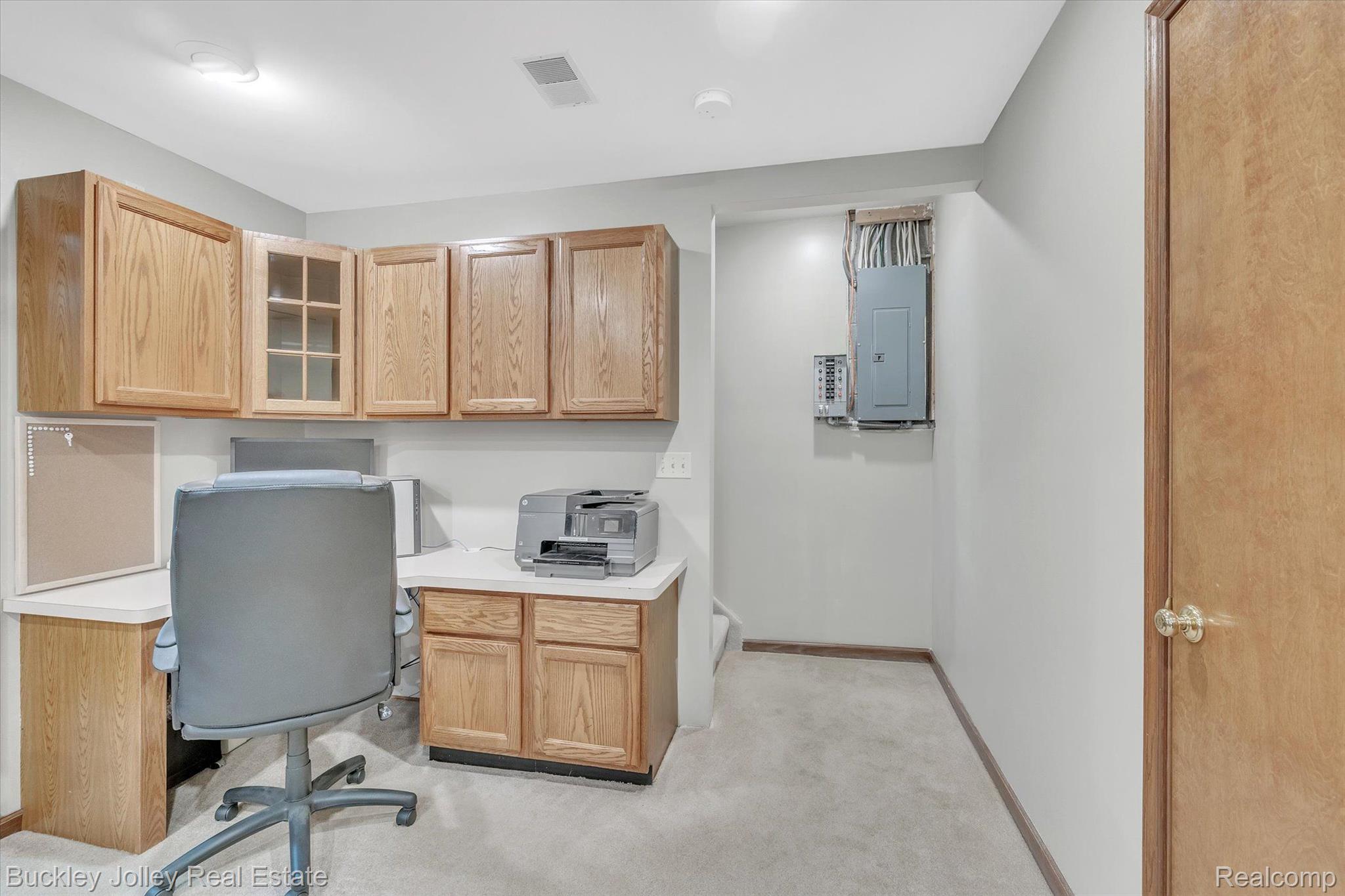 7471 Ore Lake Road Brighton, MI 48116 - Photo 25 of 42 Built-In Desk Area