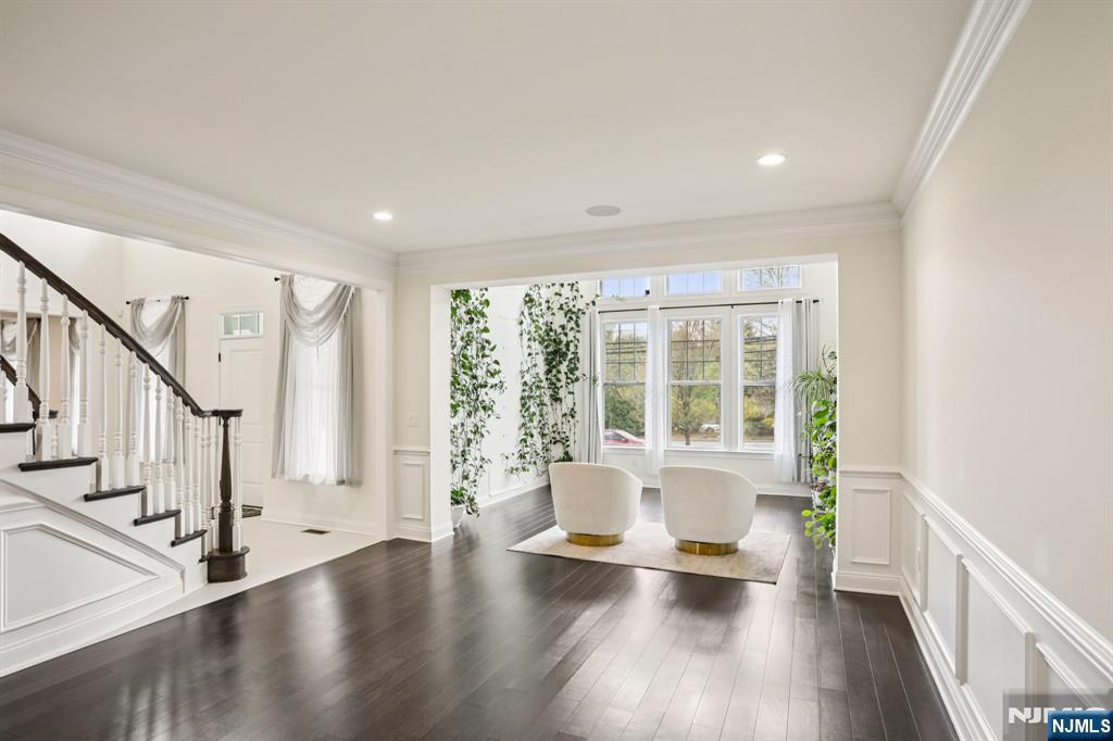281 Crescent Avenue Ramsey, NJ 07430 - Photo 7 of 47