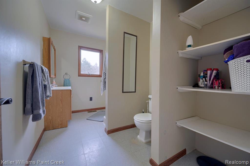 855 Laird Street Lake Orion, MI 48362 - Photo 19 of 25