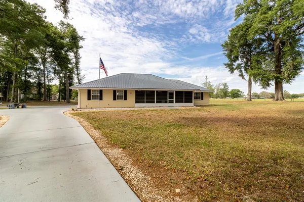 $350,000 | 300 Southwest Brighton Court, Fort White, FL 32038