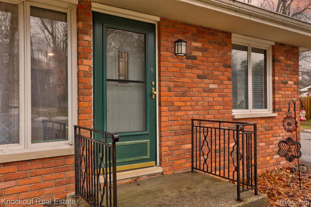 4256 Emerald Road Bridgeport, MI 48722 - Photo 7 of 47 Gallery Image 7