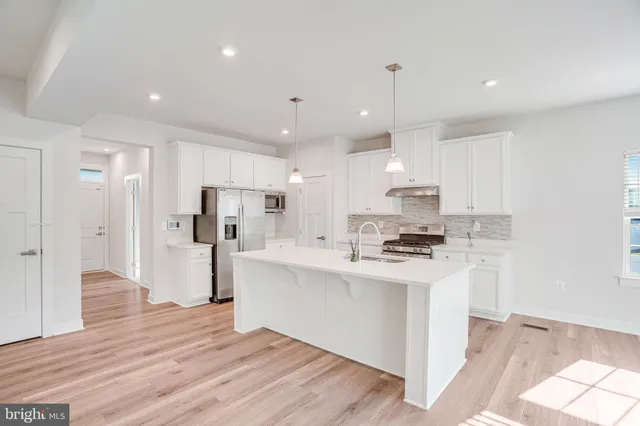 $575,000 | 484 Bridgepoint Drive, Fredericksburg, VA 22405