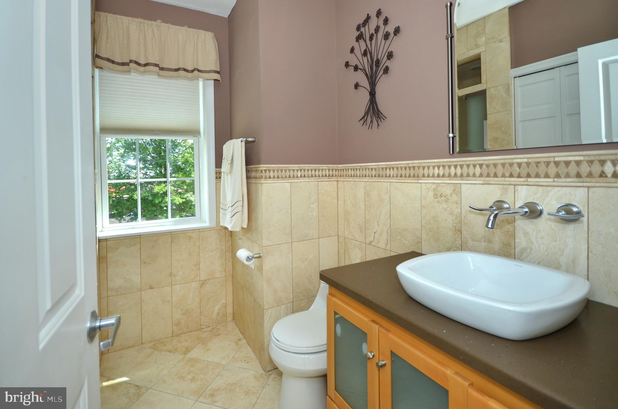 639 Rappolla Street Baltimore, MD 21224 - Photo 19 of 30 Spacious Upper Lvl Hall BA
