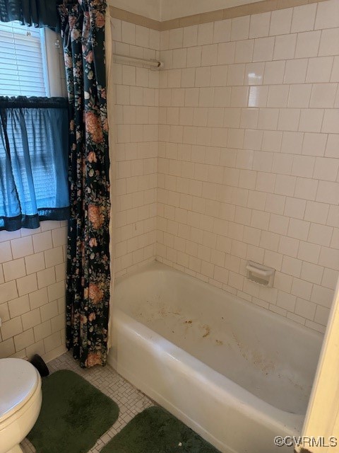 7707 Anoka Road Henrico, VA 23229 - Photo 16 of 21 Second floor Bathroom just off primary bedroom wi