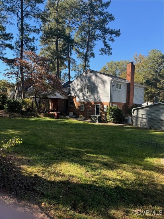 7707 Anoka Road Henrico, VA 23229 - Photo 4 of 21 View of yard
