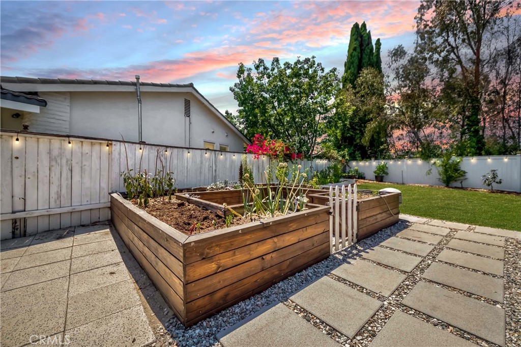 2175 Calavera Place Fullerton, CA 92833 - Photo 40 of 51 a view of a chairs in a patio