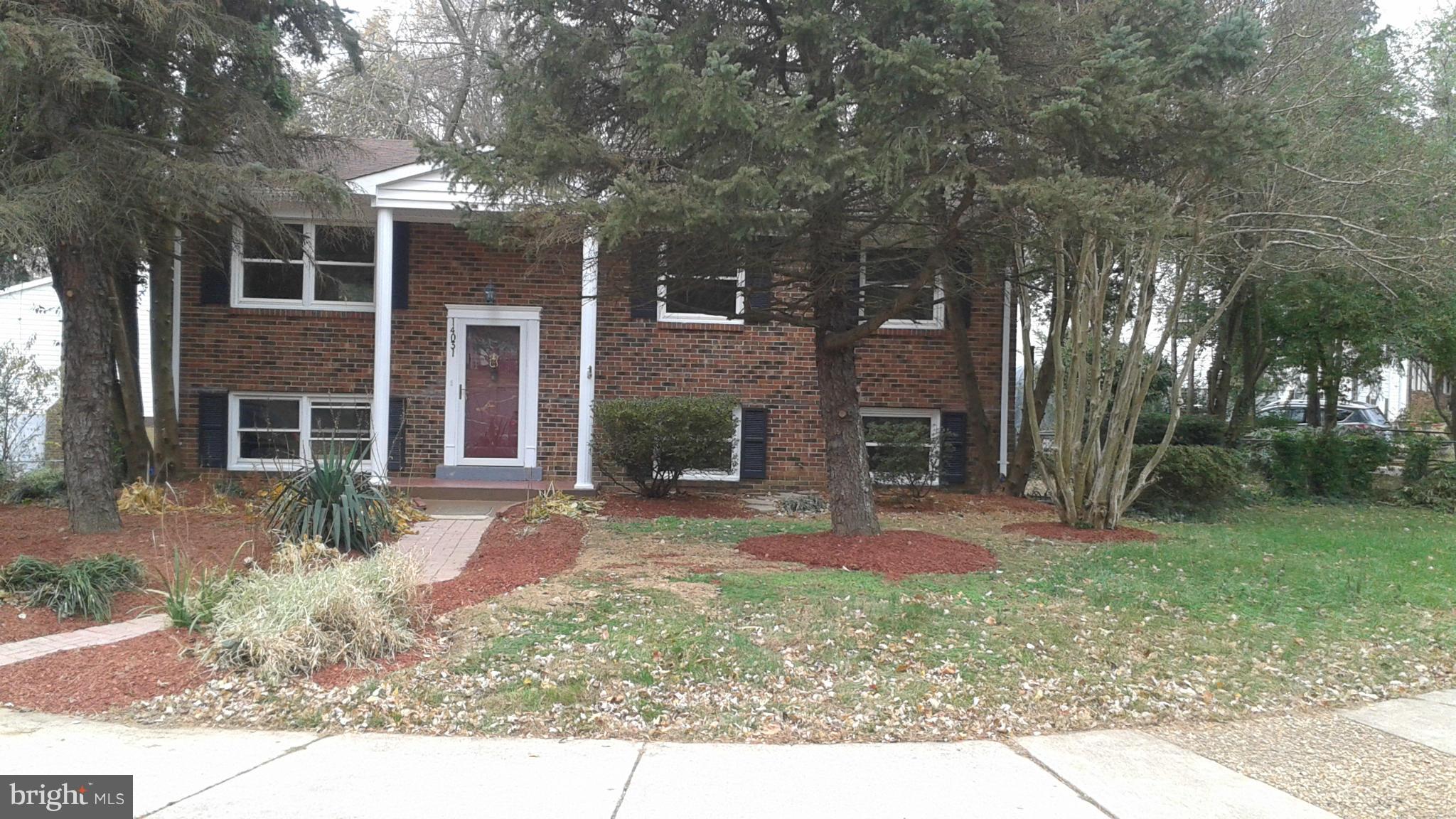 14031 Lindendale Road Woodbridge, VA 22193 - Photo 2 of 27 Exterior (Front)