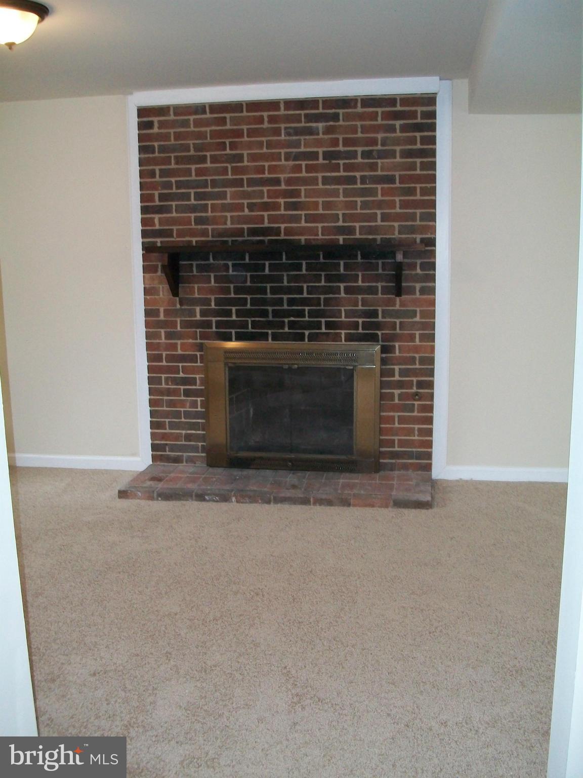 14031 Lindendale Road Woodbridge, VA 22193 - Photo 11 of 27 Family Room