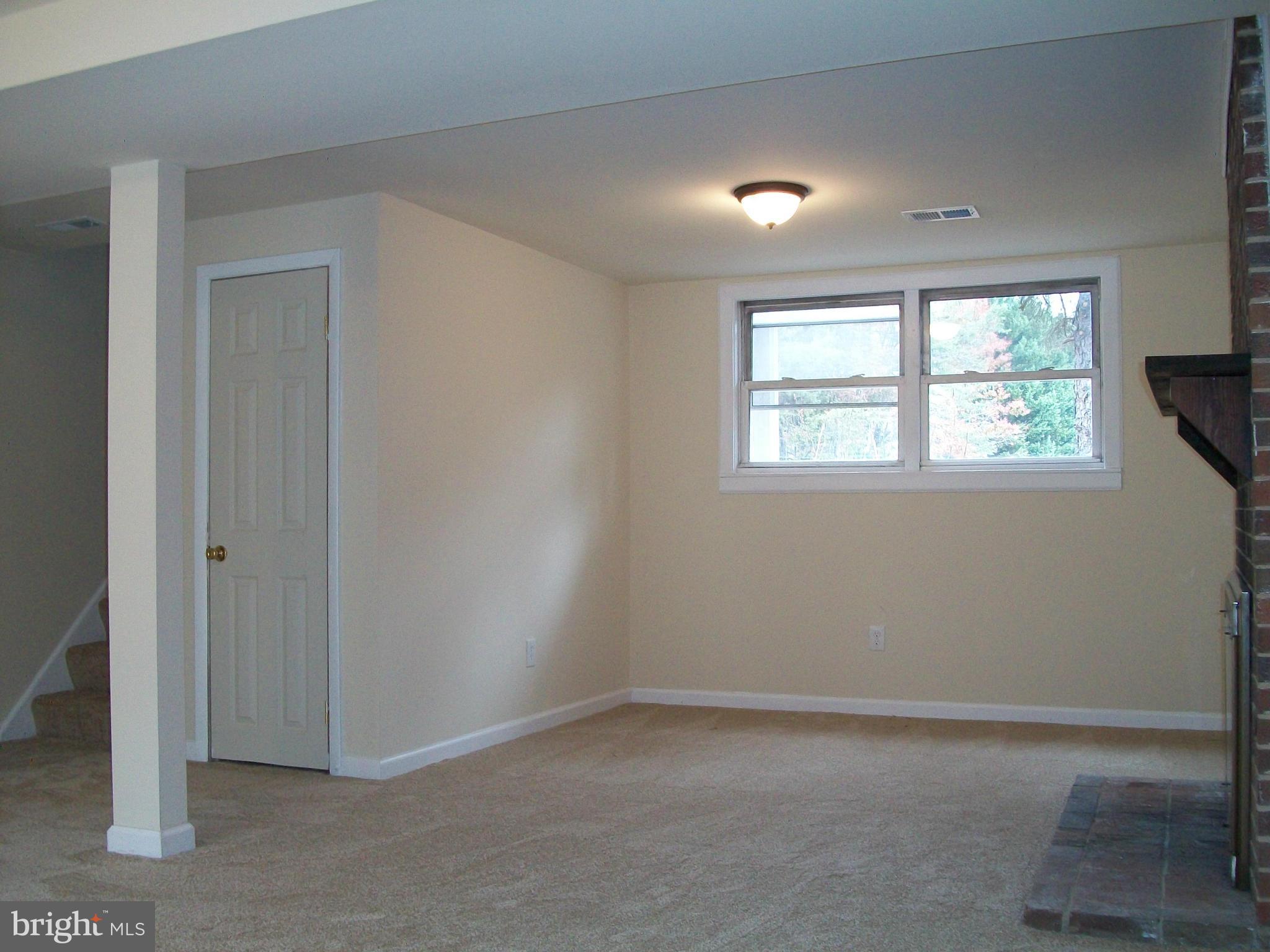 14031 Lindendale Road Woodbridge, VA 22193 - Photo 13 of 27 Family Room