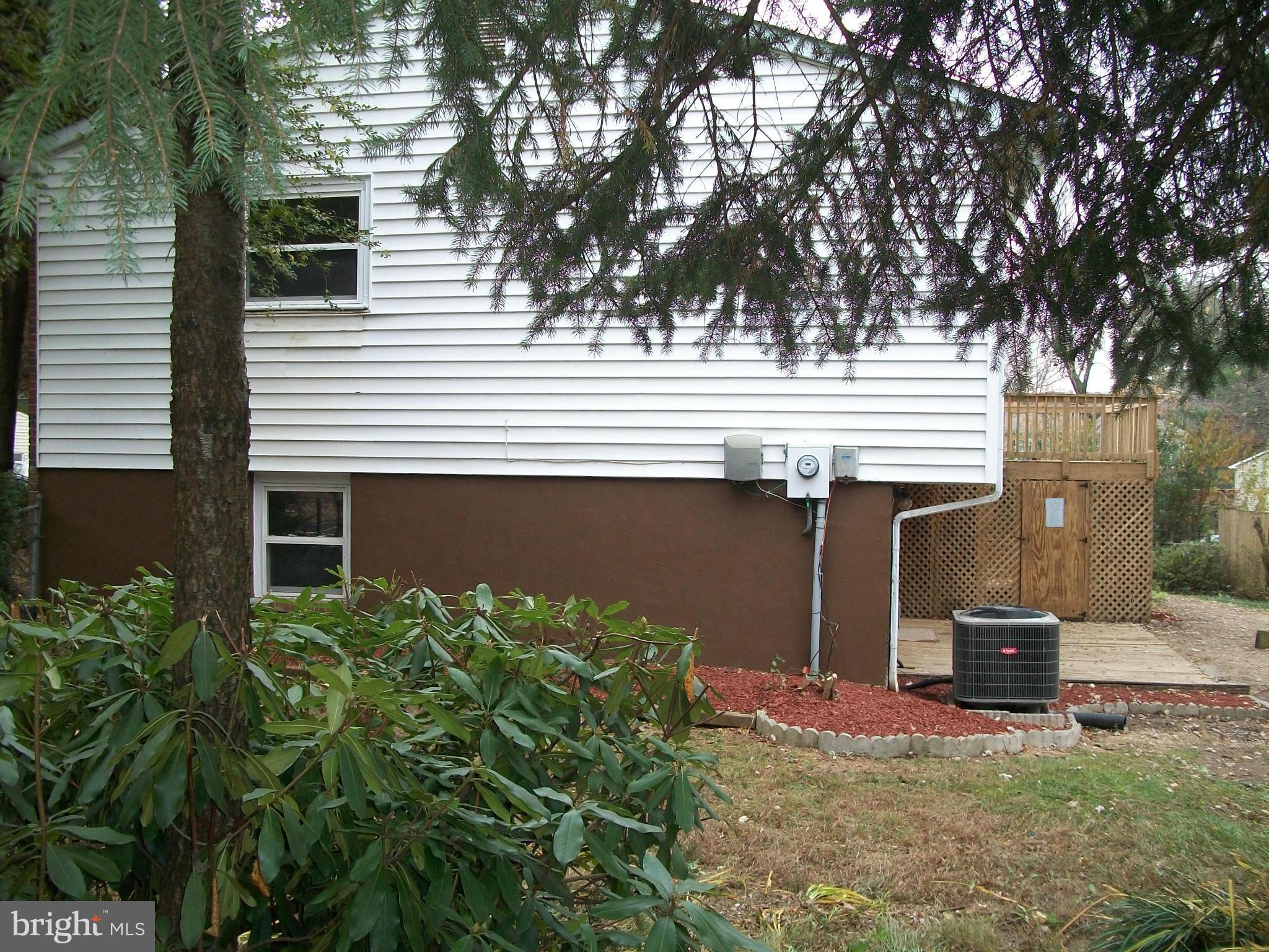 14031 Lindendale Road Woodbridge, VA 22193 - Photo 21 of 27 Exterior (General)