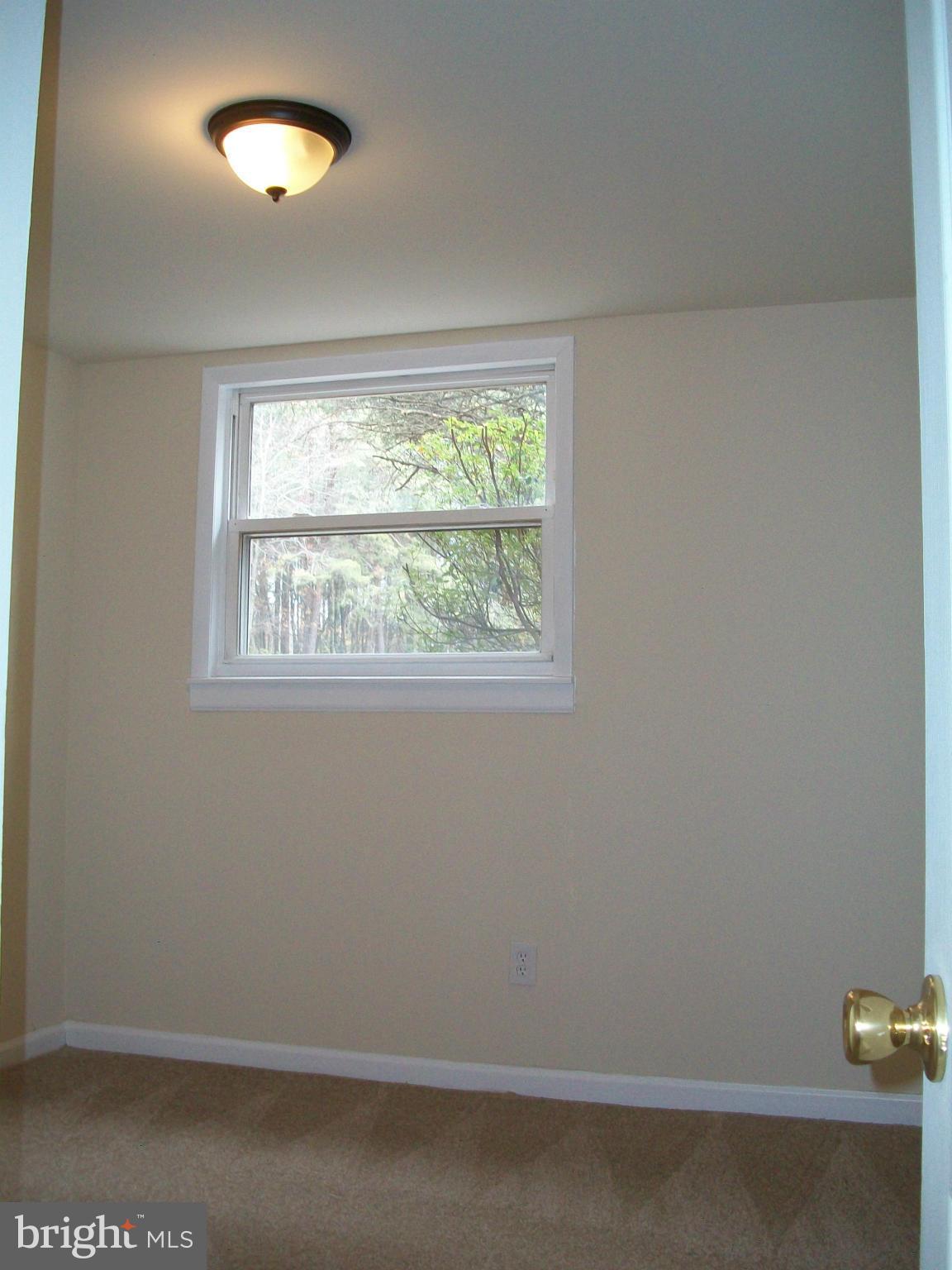 14031 Lindendale Road Woodbridge, VA 22193 - Photo 23 of 27 Bedroom