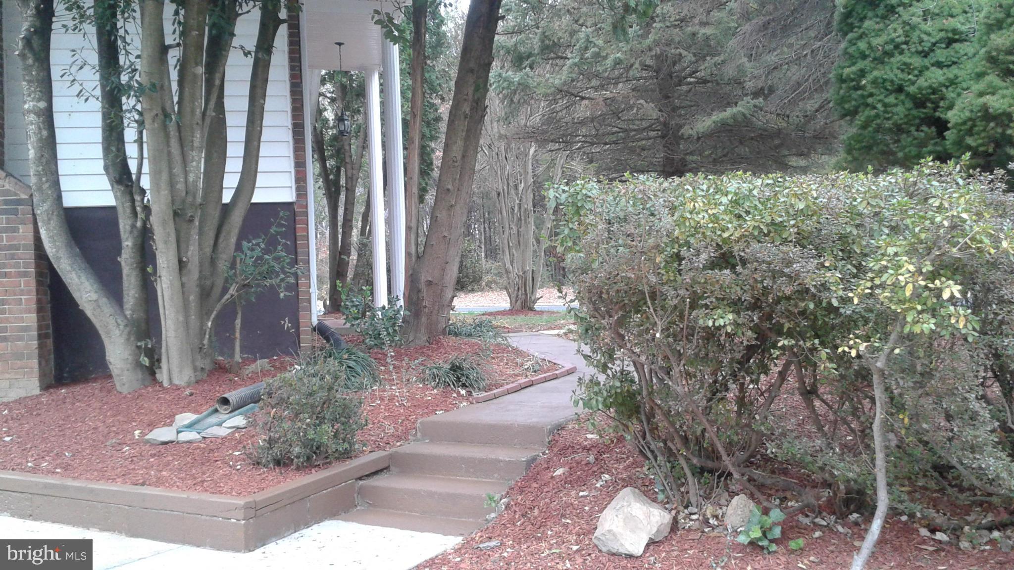 14031 Lindendale Road Woodbridge, VA 22193 - Photo 4 of 27 Exterior (General)