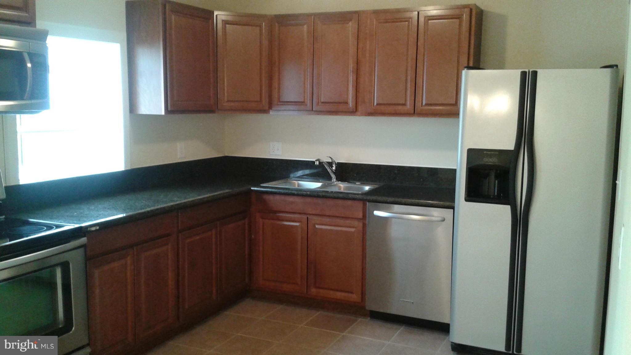 14031 Lindendale Road Woodbridge, VA 22193 - Photo 7 of 27 Kitchen