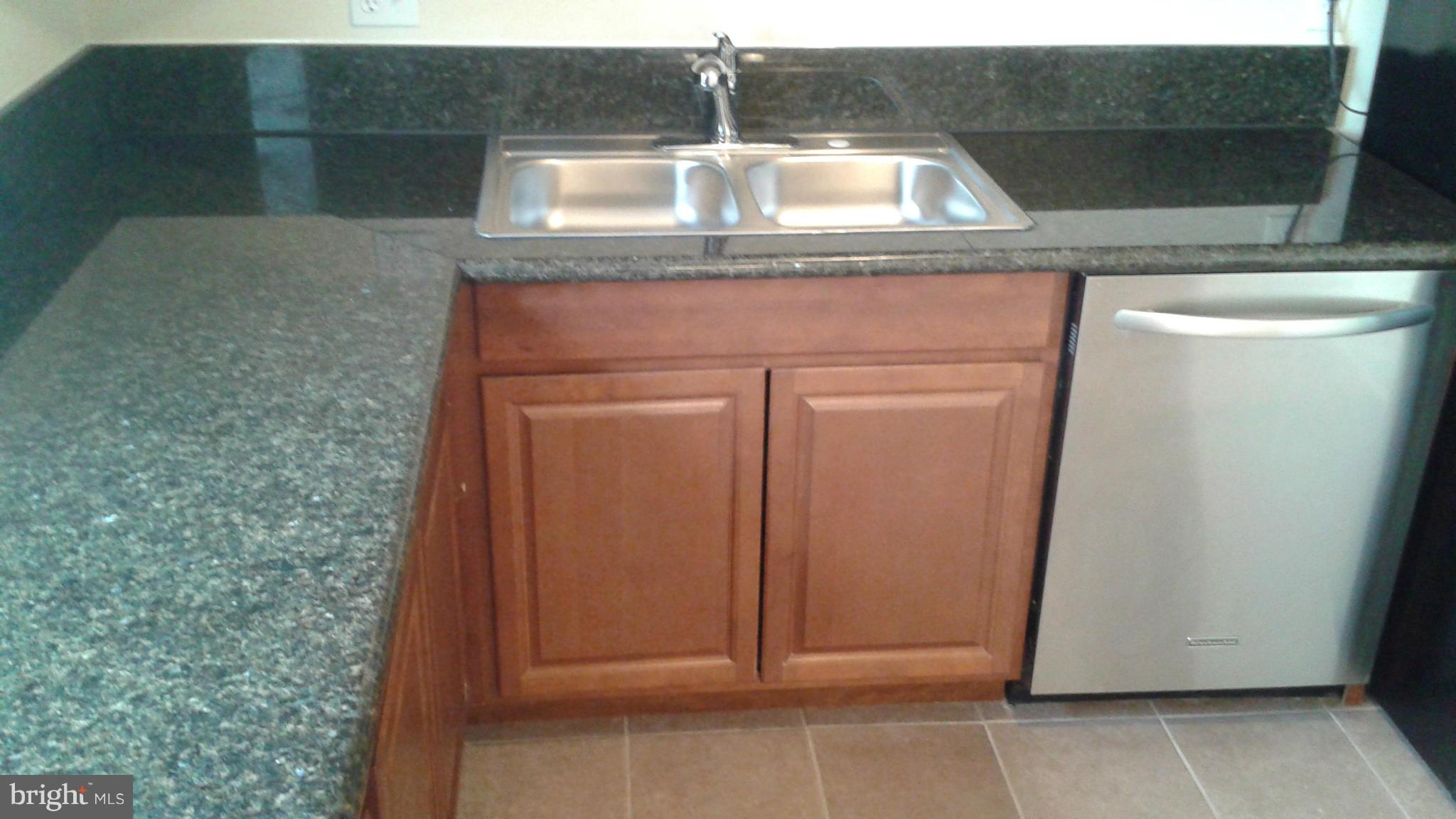 14031 Lindendale Road Woodbridge, VA 22193 - Photo 8 of 27 Kitchen