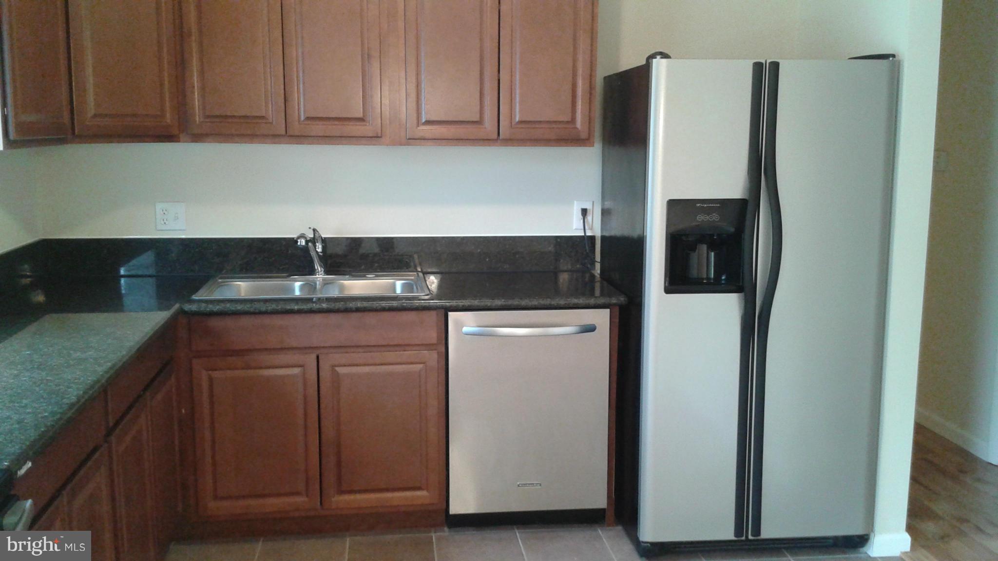 14031 Lindendale Road Woodbridge, VA 22193 - Photo 9 of 27 Kitchen