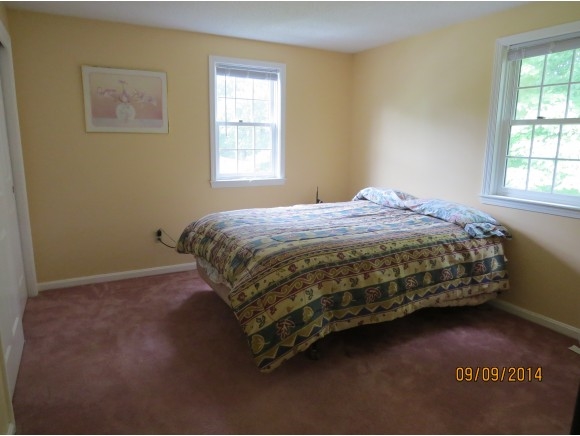 27 Bennington Road Nashua, NH 03064 - Photo 11 of 19