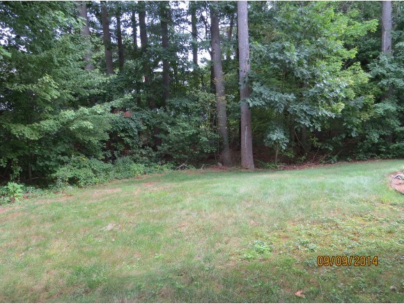 27 Bennington Road Nashua, NH 03064 - Photo 18 of 19