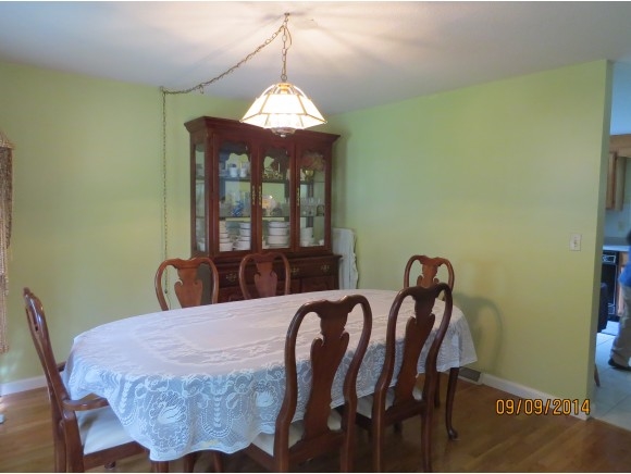27 Bennington Road Nashua, NH 03064 - Photo 7 of 19