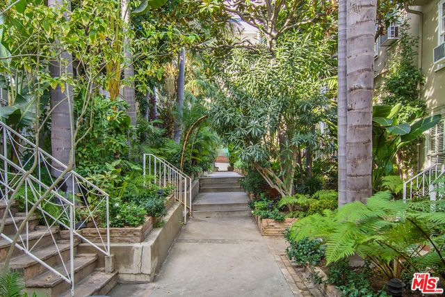 $2,650 | 8563 Holloway Drive, Unit 3/4, West Hollywood, CA 90069