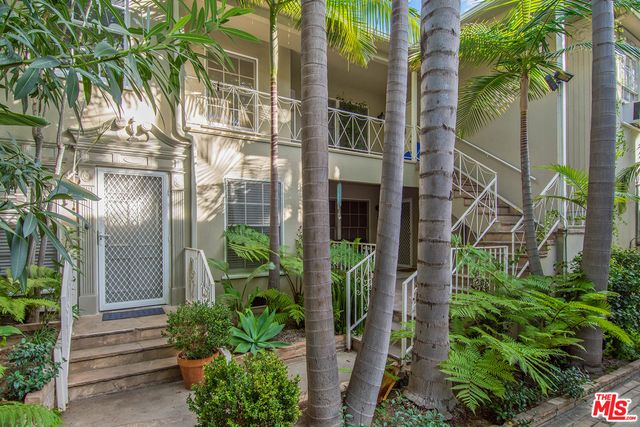 $2,650 | 8563 Holloway Drive, Unit 3/4, West Hollywood, CA 90069