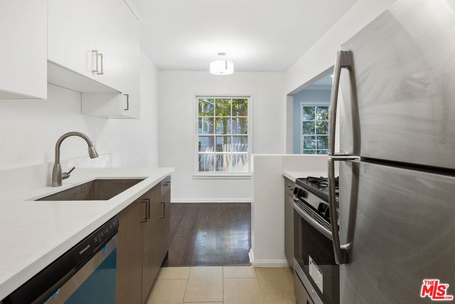 $2,650 | 8563 Holloway Drive, Unit 3/4, West Hollywood, CA 90069