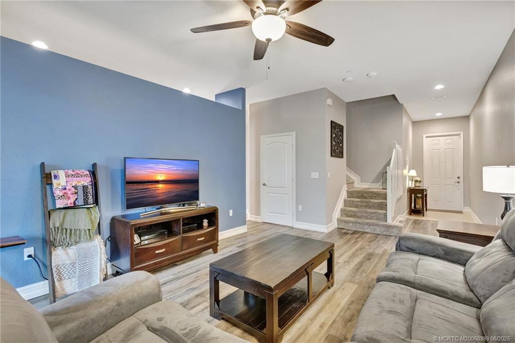 236 Southwest Otter Run Place Stuart, FL 34997 - Photo 7 of 47 Gallery Image 7