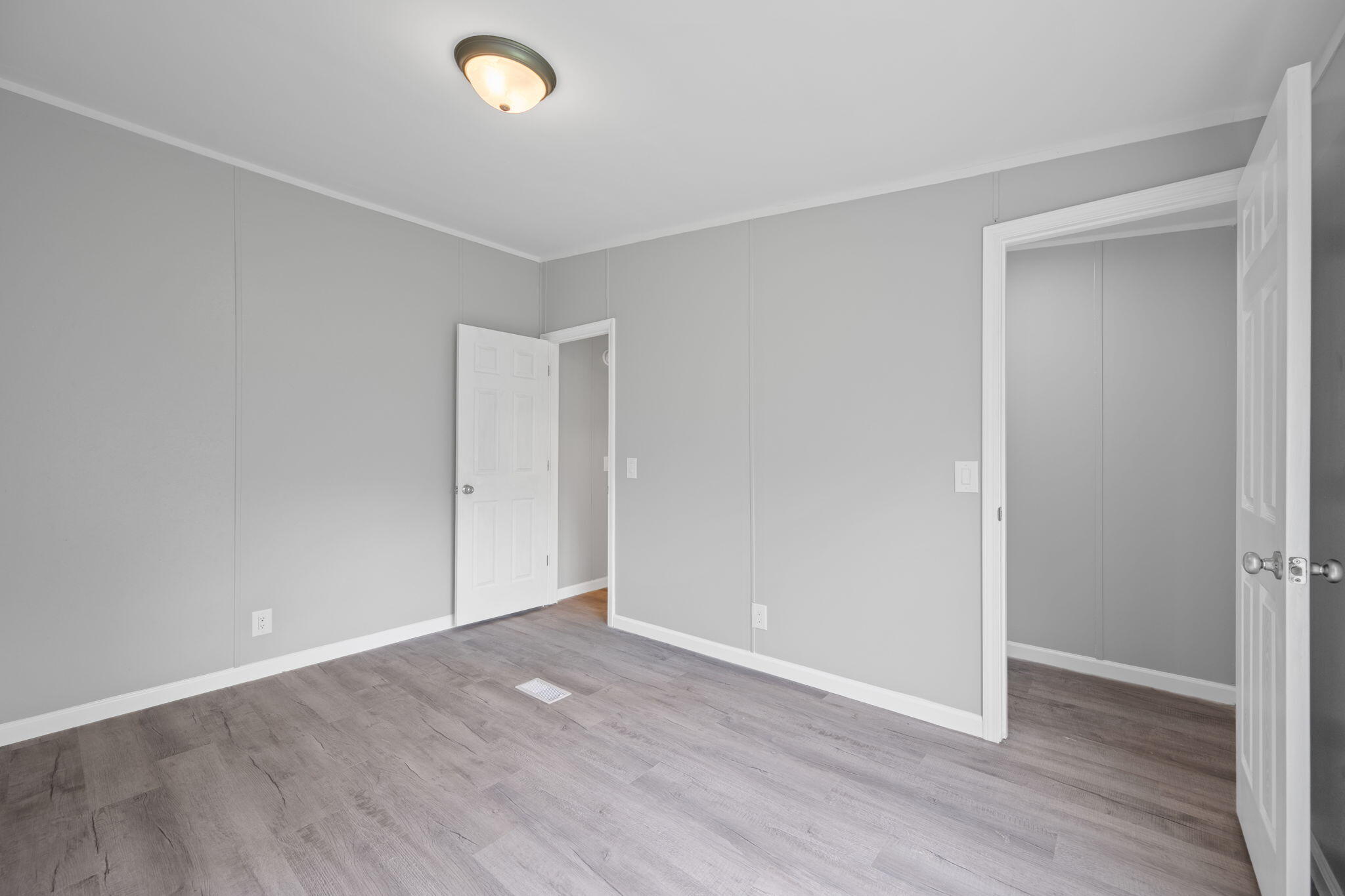 1220 Ogden Road Dayton, TN 37321 - Photo 21 of 30 Spacious guest bedroom
